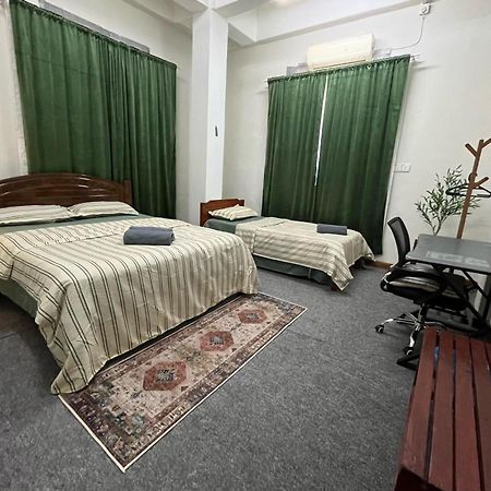 La Wood Homestay Кампунґ-Куала-Бесут Екстер'єр фото